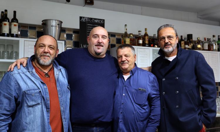 Civitanova, irresistibile spettacolo comico di Max Pieriboni al ristorante "La Pescaria" (FOTO) Civitanova, irresistibile spettacolo comico di Max Pieriboni al ristorante "La Pescaria" (FOTO)
