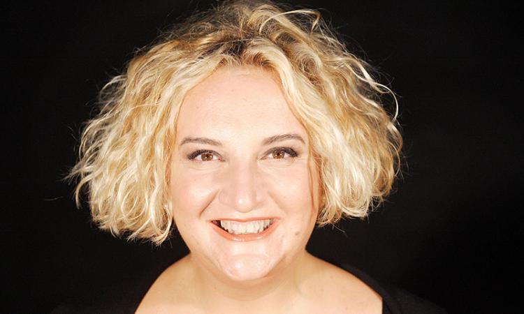 Un Aperitivo Cabaret tutto al femminile: Maria Pia Timo in "Doppio Brodo Show" al Politeama di Tolentino Un Aperitivo Cabaret tutto al femminile: Maria Pia Timo in "Doppio Brodo Show" al Politeama di Tolentino