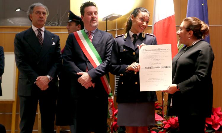 Onorificenze dell’Ordine al Merito della Repubblica Italiana e delle medaglie d’Onore al Valor civile: i premiati (FOTO) Onorificenze dell’Ordine al Merito della Repubblica Italiana e delle medaglie d’Onore al Valor civile: i premiati (FOTO)