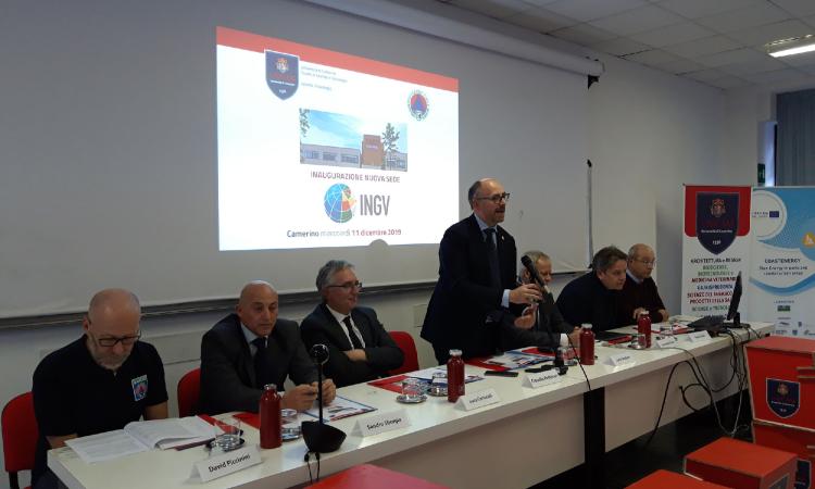 Taglio del nastro per la nuova sede INGV all'Università di Camerino Taglio del nastro per la nuova sede INGV all'Università di Camerino