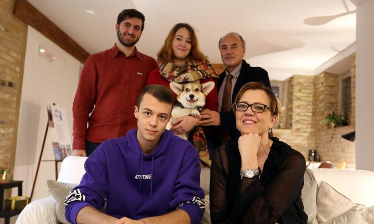 Mogliano, scambio di auguri di Natale a "casa Preziosa": Luigi e Maja Verdecchia accolgono amici e partner (FOTO)