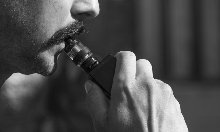 Vaporizzatori: benefici per salute e tasche degli utilizzatori Vaporizzatori: benefici per salute e tasche degli utilizzatori