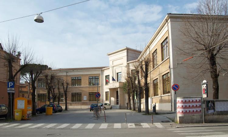 Tolentino, arrivano 90mila euro per l'adeguamento anti-Covid delle aule scolastiche