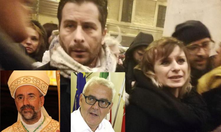 La mamma di Pamela: "Nessuna solidarietà dal vescovo e dal sindaco di Macerata, la morte di mia figlia fa troppo rumore" La mamma di Pamela: "Nessuna solidarietà dal vescovo e dal sindaco di Macerata, la morte di mia figlia fa troppo rumore"