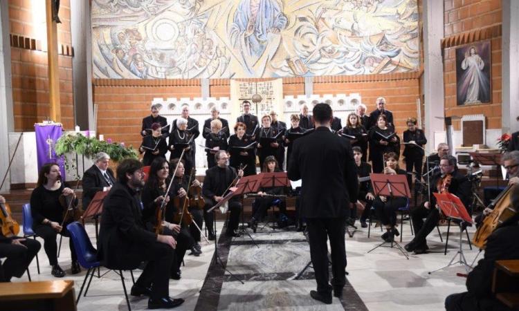 Standing ovation per il Concerto di Natale 2019 a Porto Potenza Picena Standing ovation per il Concerto di Natale 2019 a Porto Potenza Picena