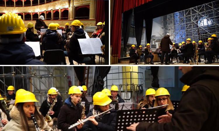 "Concerto speciale" con strumenti e caschetti al Teatro Marchetti di Camerino (VIDEO)