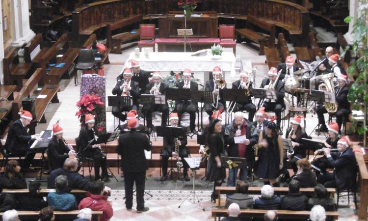Macerata, grande successo per il Concerto di Natale "Medley Christmas"