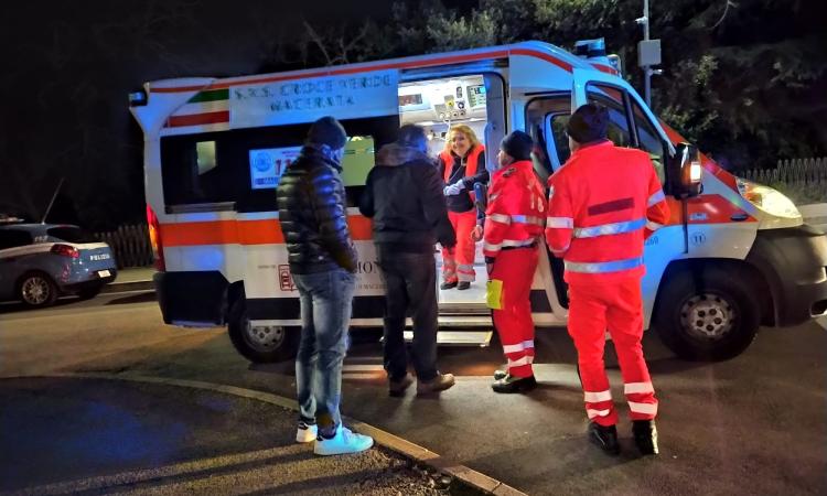 Aggrediti in strada: spuntano coltelli (FOTO) Aggrediti in strada: spuntano coltelli (FOTO)