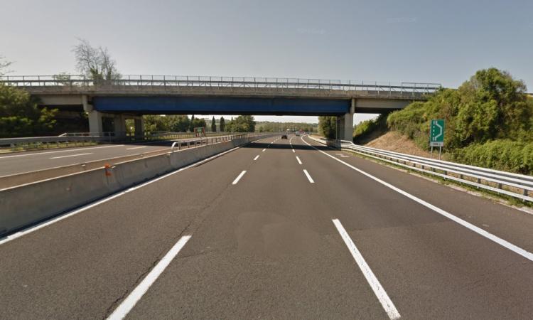 Porto Recanati - Sp 571 "la Regina": chiuso il cavalcavia sull'autostrada