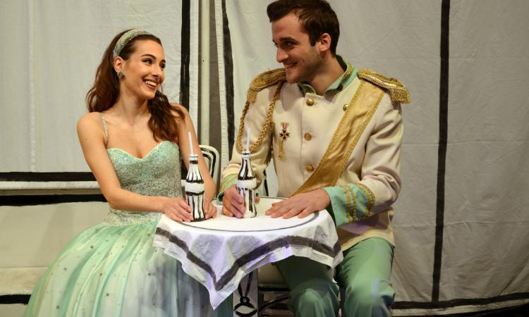 Tolentino, sul palco del "Vaccaj" torna il musical Cenerentola Tolentino, sul palco del "Vaccaj" torna il musical Cenerentola