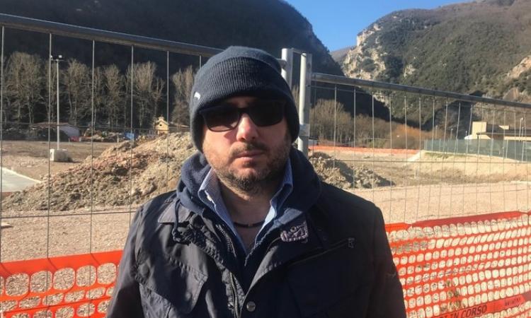 Visso - Sisma e burocrazia: 3 anni per riaprire il suo negozio Visso - Sisma e burocrazia: 3 anni per riaprire il suo negozio