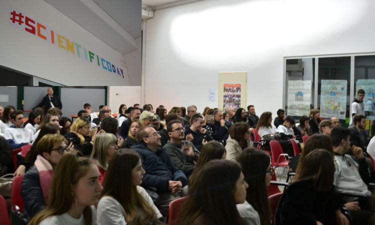 Tolentino, i ragazzi del Filelfo protagonisti del primo #Scientifico Day Tolentino, i ragazzi del Filelfo protagonisti del primo #Scientifico Day