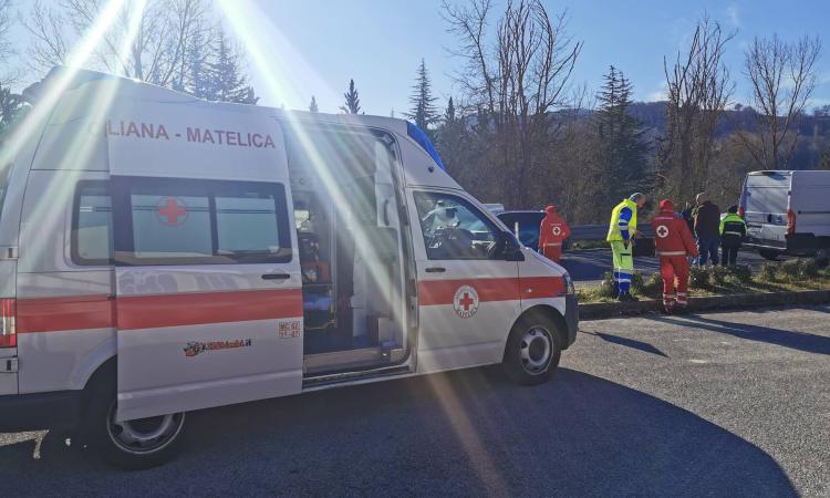 Gagliole, scontro tra quattro auto: due feriti al pronto soccorso (FOTO) Gagliole, scontro tra quattro auto: due feriti al pronto soccorso (FOTO)