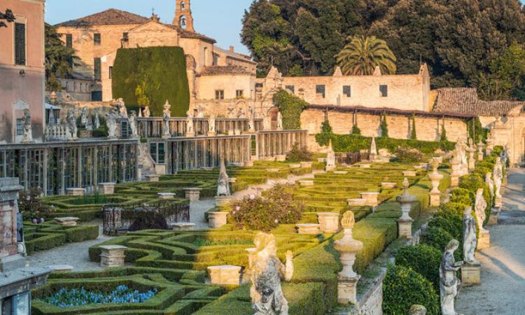 Potenza Picena, Villa Buonaccorsi all'asta per 4,5 milioni, Morgoni: "Un fatto del genere non può passare inosservato" Potenza Picena, Villa Buonaccorsi all'asta per 4,5 milioni, Morgoni: "Un fatto del genere non può passare inosservato"