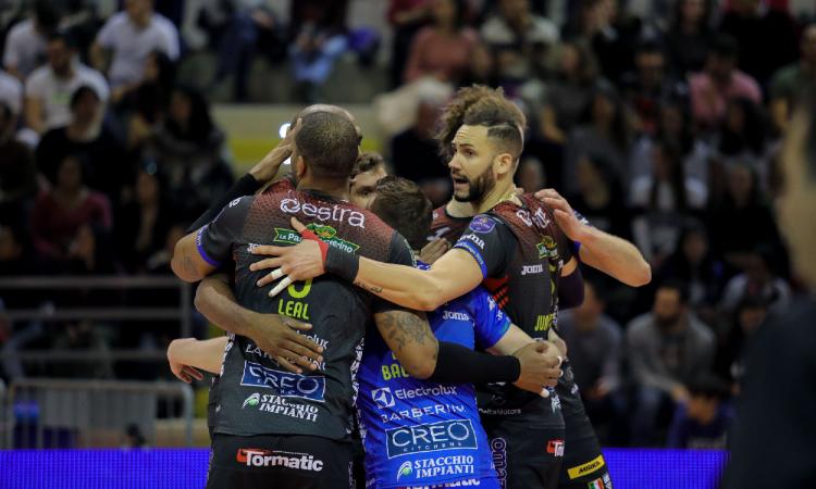 La Lube torna a correre in Superlega: Cisterna piegata in rimonta