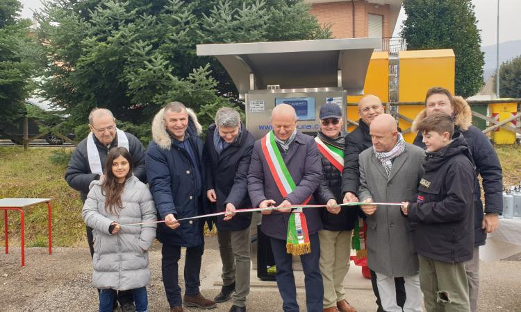 Caldarola, taglio del nastro per la Casa dell'acqua (FOTO)