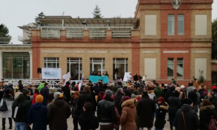 Civitanova, le Sardine non superano la prova della piazza: numeri sotto le aspettative