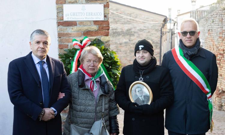 Civitanova, una pietra per non dimenticare: Comune e Anpi insieme per ricordare la Shoah Civitanova, una pietra per non dimenticare: Comune e Anpi insieme per ricordare la Shoah