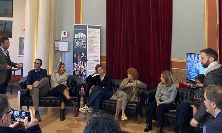 Tolentino, al Vaccaj "Bella Figura" di Yasmina Reza con un cast d'eccezione capitanato da Anna Foglietta Tolentino, al Vaccaj "Bella Figura" di Yasmina Reza con un cast d'eccezione capitanato da Anna Foglietta