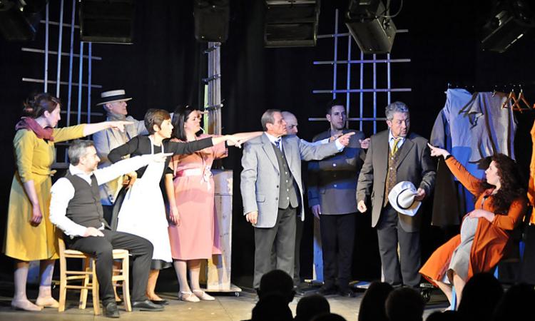 Caldarola, "Il gusto del Teatro" chiude con "Oh Dio mio!" del Teatro Claet, solito tutto esaurito con "Uomo e galantuomo"