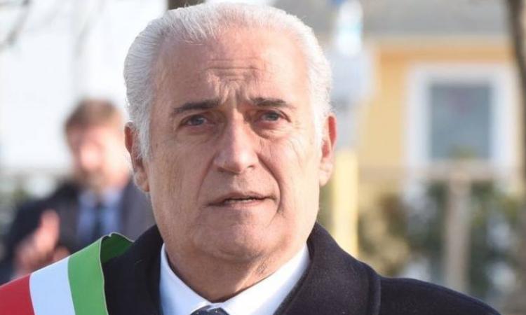 Movida molesta a Porto Recanati, arriva l'ordinanza: "Niente alcol in luoghi pubblici dopo le 2 e spiagge vietate di notte"