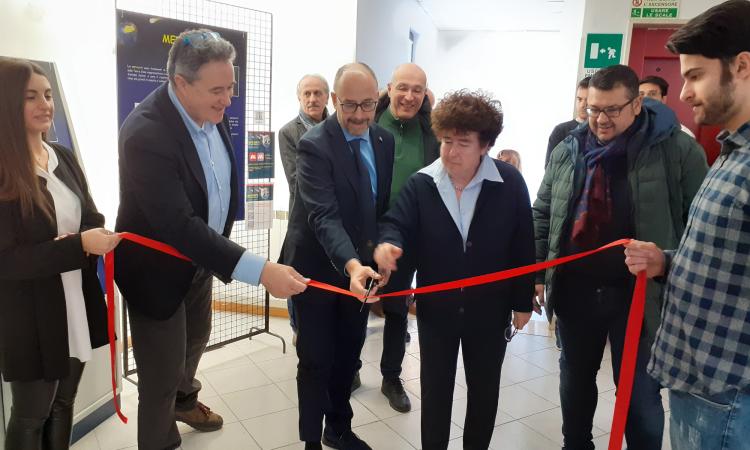 "Meteoriti, messaggeri dello spazio": taglio del nastro per la mostra Unicam