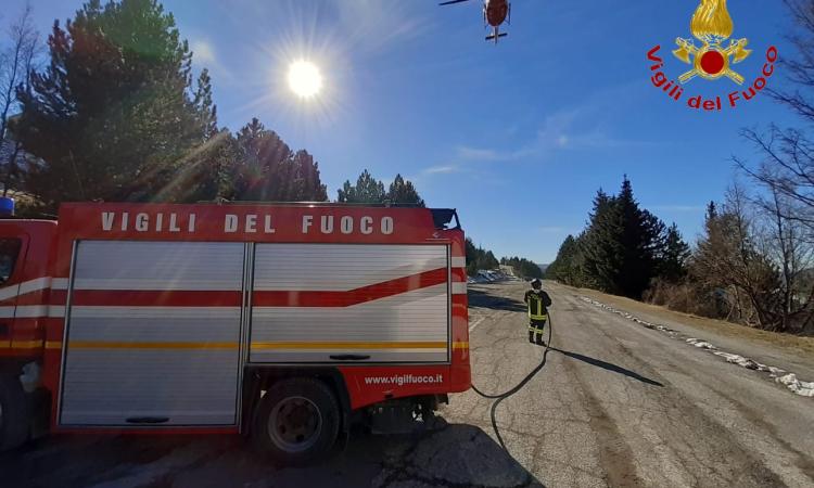 Scivola sul Monte Bove: escursionista recuperato dall’elicottero dei vigili del fuoco (VIDEO)