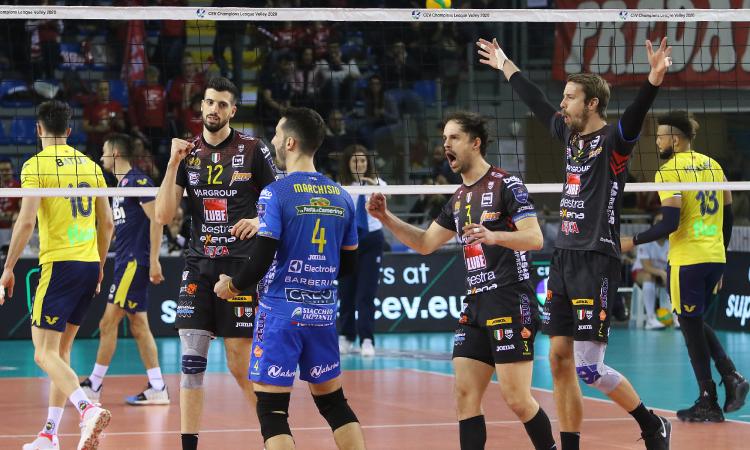 La Lube le vince tutte nel girone di Champions: 3-1 al Fenerbahce La Lube le vince tutte nel girone di Champions: 3-1 al Fenerbahce
