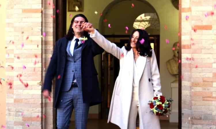 Macerata, Fabrizio e Rossana hanno coronato il loro sogno d'amore in Comune (FOTO)