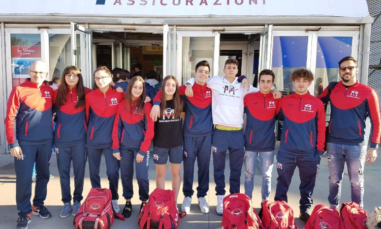 Centro Nuoto Macerata, dominio ai Campionati Regionali Assoluti: nella vasca di Moie conquistate 77 medaglie Centro Nuoto Macerata, dominio ai Campionati Regionali Assoluti: nella vasca di Moie conquistate 77 medaglie