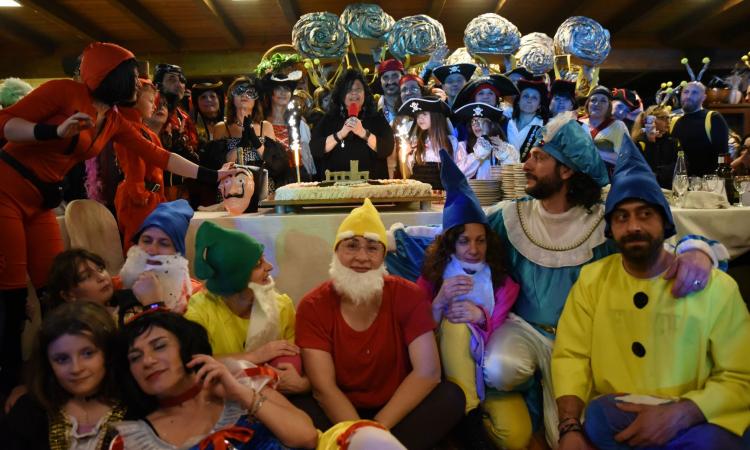 Tolentino, premi e sorprese al veglione "il Ponte del Diavolo in maschera" (FOTO)
