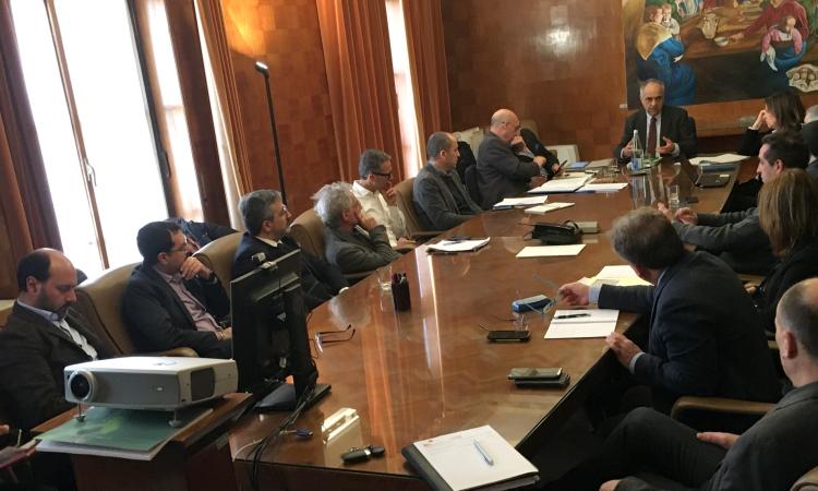 Tavolo tecnico Unimc, il 2 marzo riprendono le attività: didattica on-line per i residenti delle "zone rosse" Tavolo tecnico Unimc, il 2 marzo riprendono le attività: didattica on-line per i residenti delle "zone rosse"
