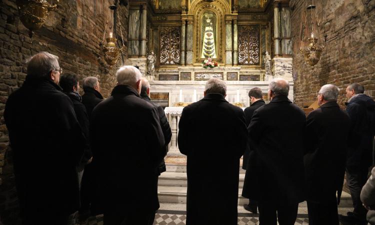 Coronavirus, da domenica 1 marzo riprendono le messe nelle Marche