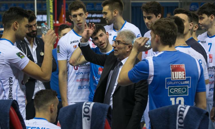GoldenPlast Civitanova, botta e risposta con il tecnico Gianni Rosichini: "A Cuneo dovremo far vedere tutta la nostra personalità" GoldenPlast Civitanova, botta e risposta con il tecnico Gianni Rosichini: "A Cuneo dovremo far vedere tutta la nostra personalità"