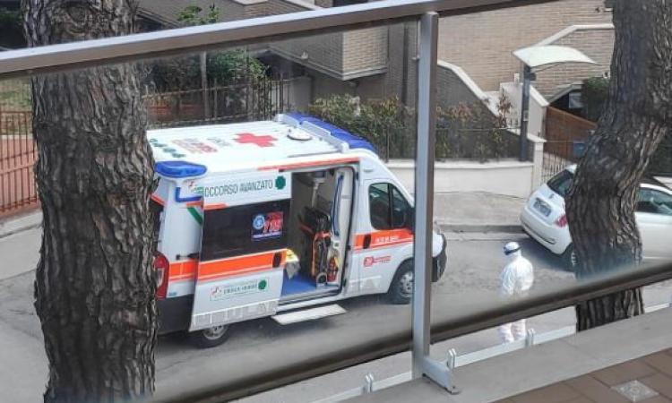 Porto Sant'Elpidio, sospetto caso di Coronavirus: paziente trasportato all'ospedale di Fermo