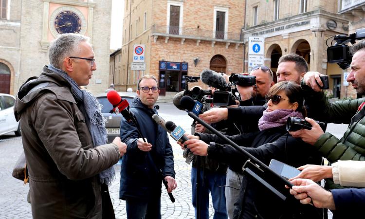 Coronavirus, Ceriscioli: "Altri quattro decessi nel Pesarese" Coronavirus, Ceriscioli: "Altri quattro decessi nel Pesarese"