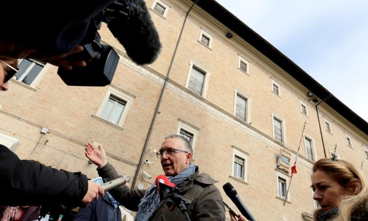 Coronavirus, ordinanza di Ceriscioli: "Quarantena per chi arriva dalle zone di contagio" Coronavirus, ordinanza di Ceriscioli: "Quarantena per chi arriva dalle zone di contagio"