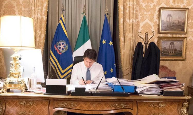 Stretta sulla movida, stop a gite e calcetto: ecco le misure contenute nel nuovo Dpcm