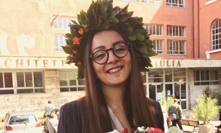 Laurea al tempo del coronavirus: Jessica Vitali diventa dottoressa in Architettura Laurea al tempo del coronavirus: Jessica Vitali diventa dottoressa in Architettura