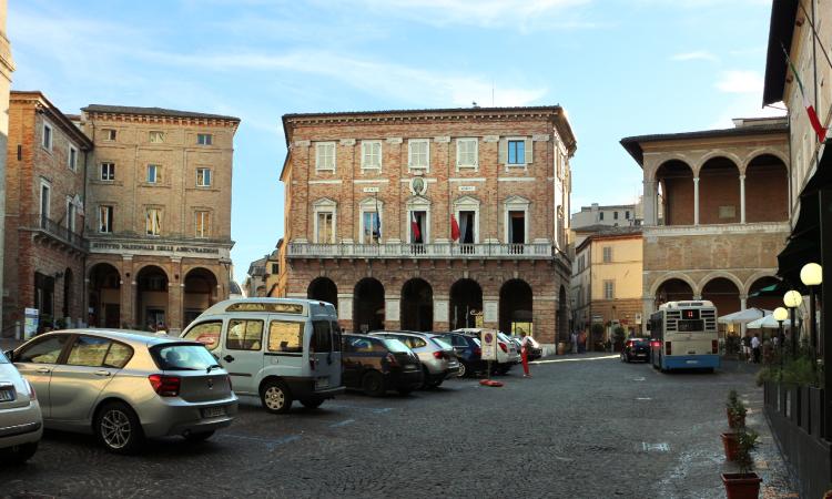 Macerata, Ufficio Anagrafe aperto solo su prenotazione: tutte le indicazioni Macerata, Ufficio Anagrafe aperto solo su prenotazione: tutte le indicazioni