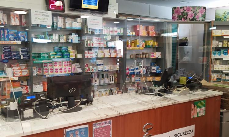 Regione Marche, via libera alla prenotazione di visite ed esami nelle farmacie