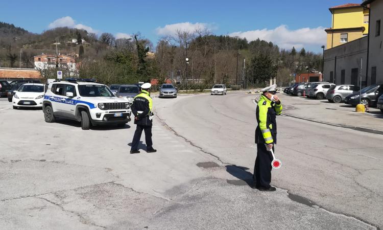 San Severino, beccati a girovagare in auto: 10 denunciati