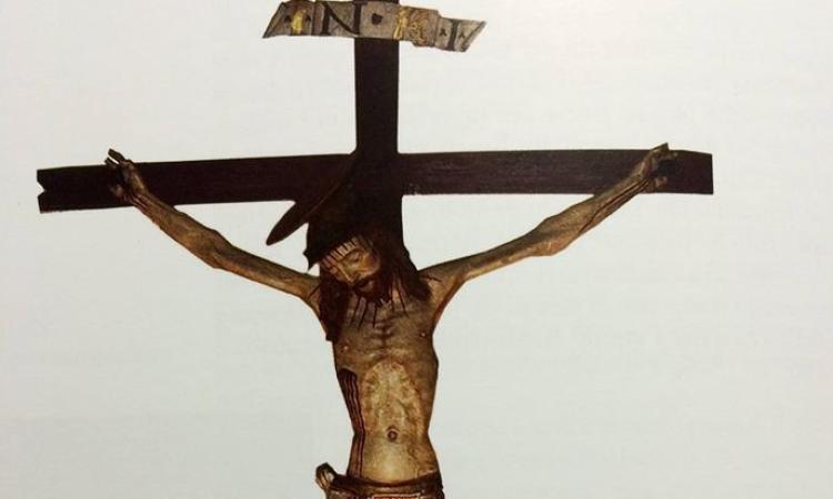 San Ginesio, esposizione del Crocifisso ligneo per la benedizione: "Un gesto di fede e speranza"
