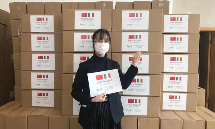 Recanati, in arrivo dalla Cina 60 mila mascherine: domani l'imbarco in aereo