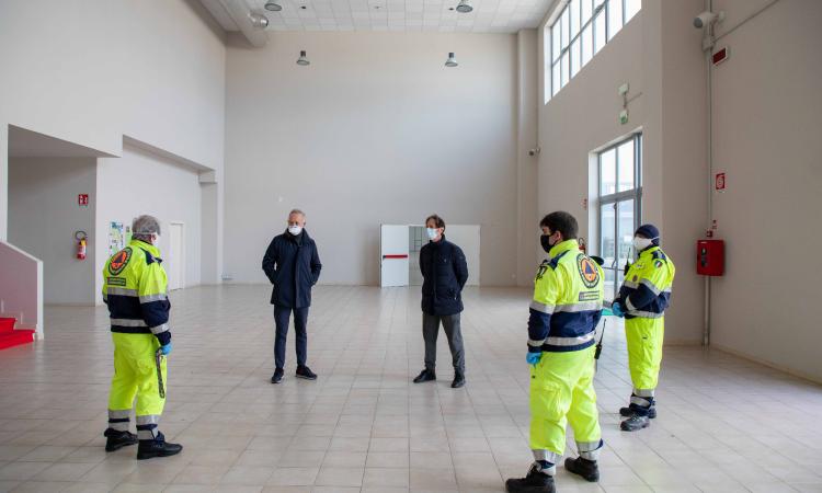 Civitanova, 100 posti letto alla Fiera. Ciarapica: "Lavoriamo senza sosta" (FOTO e VIDEO)