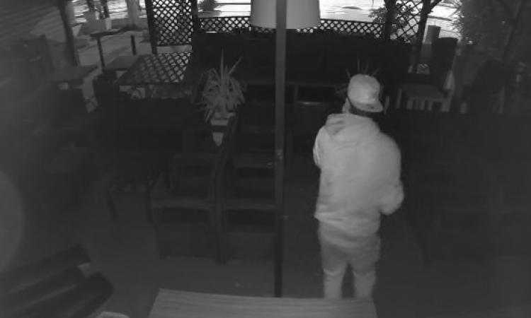 "Chalet sotto scacco dei saccheggiatori, dateci una mano": l'appello di Aldo Ascani