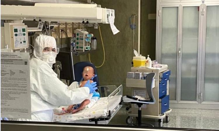 Ospedali Riuniti di Ancona, una storia a lieto fine: dimesso un neonato positivo al Covid-19