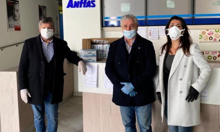 Il cuore del Rotary Matteo Ricci: consegnate 700 mascherine agli operatori dell'Anffas di Macerata