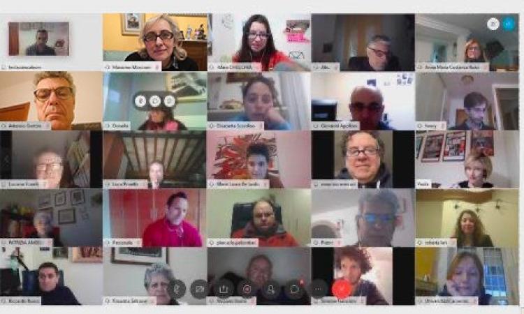 Camerino, "Eroi in prima linea": parte la campagna crowdfunding degli studenti per medici e infermieri Camerino, "Eroi in prima linea": parte la campagna crowdfunding degli studenti per medici e infermieri