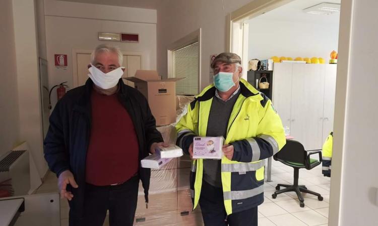 Porto Recanati, arrivate più di 20mila mascherine: il cuore dei commercianti per la città Porto Recanati, arrivate più di 20mila mascherine: il cuore dei commercianti per la città